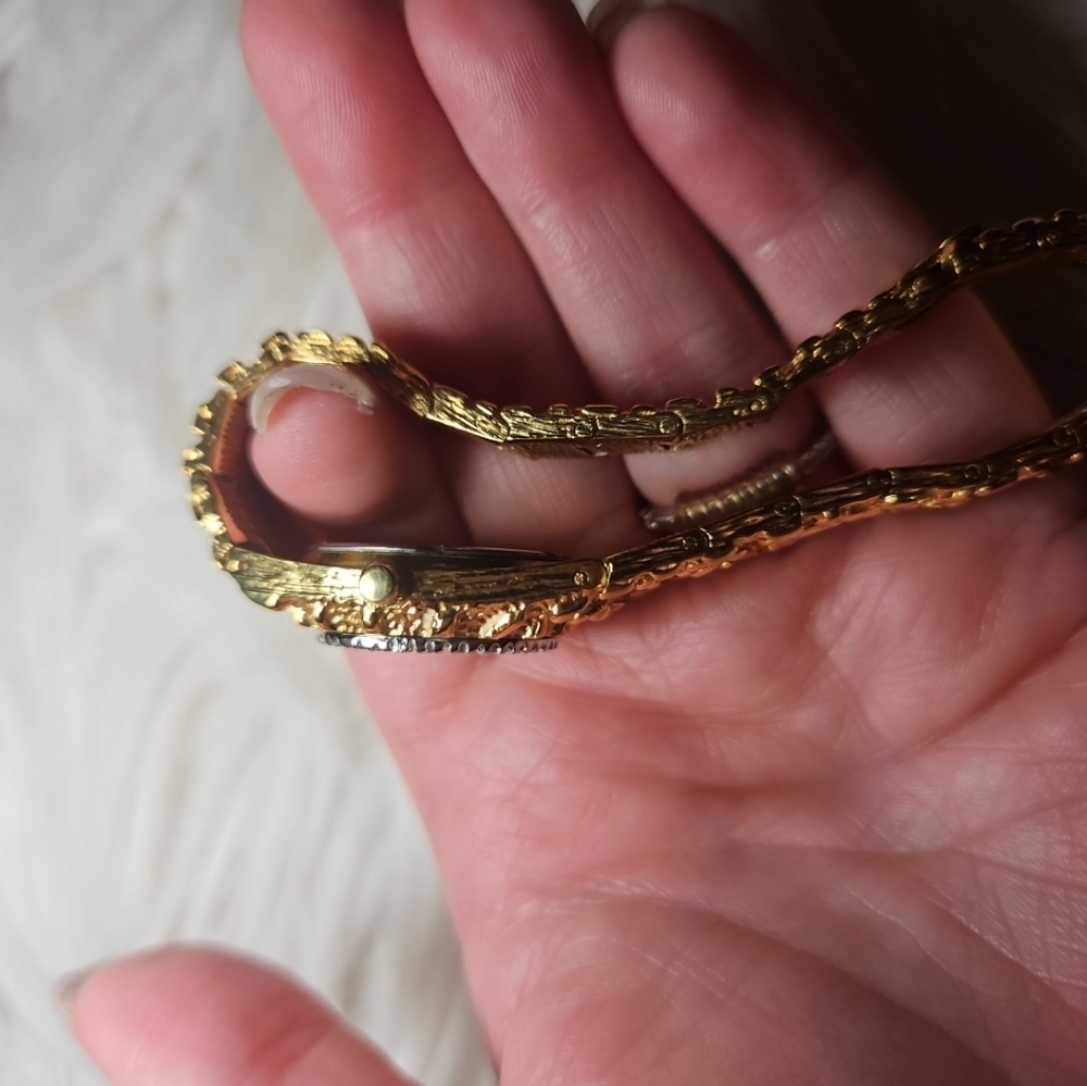 Gruen Woman's Watch - Picture 6 of 8